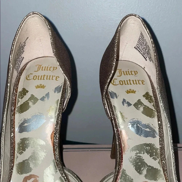 Juicy Couture Gold Heels with Stiletto and Pointed Toe - Picture 3 of 10